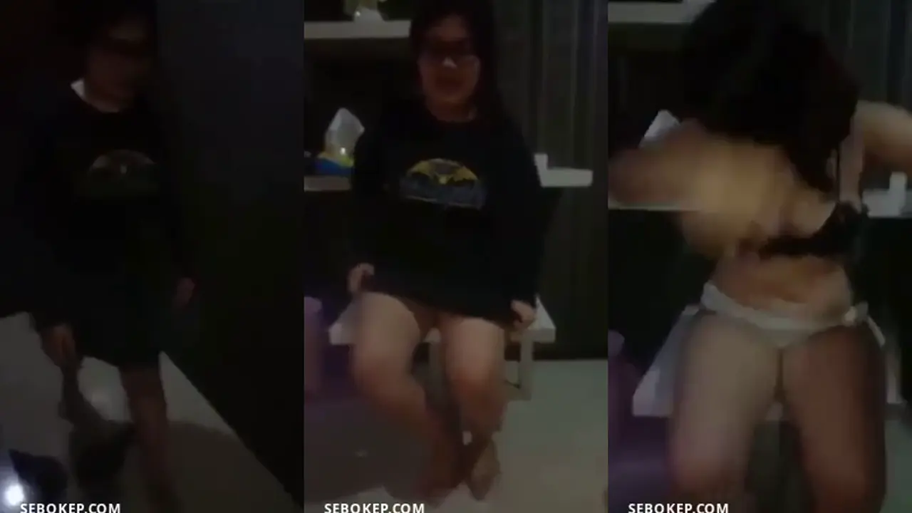 Cewek Gemoy Michat Bugil Ngemut Kontol Om