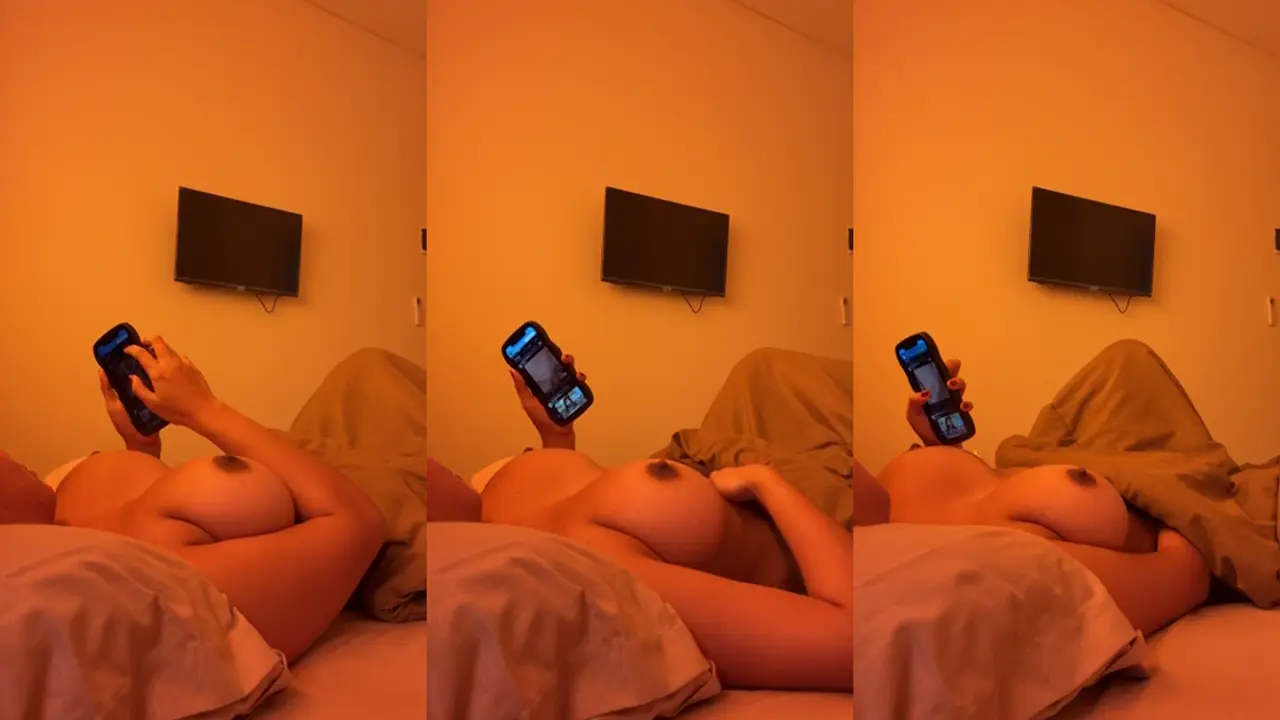 bokep indo Siskaeee Colmek Sambil Liat Video X